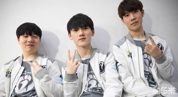 的带领下 的带领下