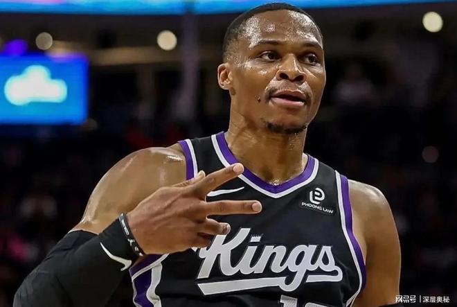 他在短短一 他在短短一