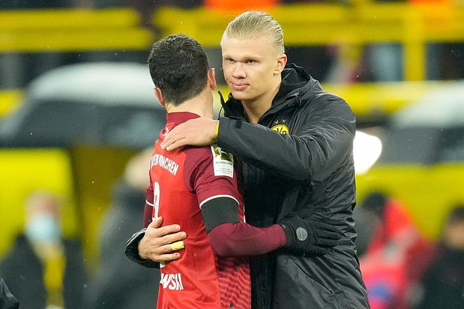 边后卫内收 边后卫内收